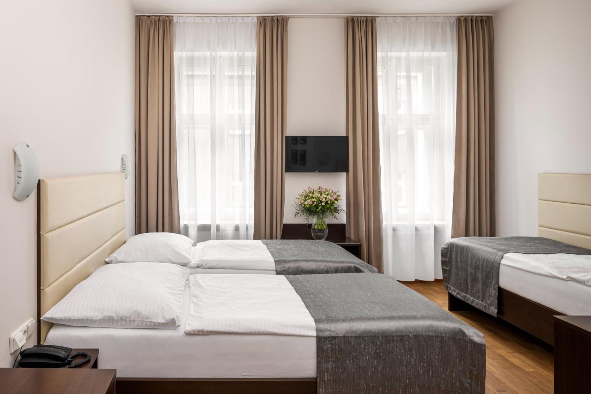 Hotel Unique Prága Kültér fotó