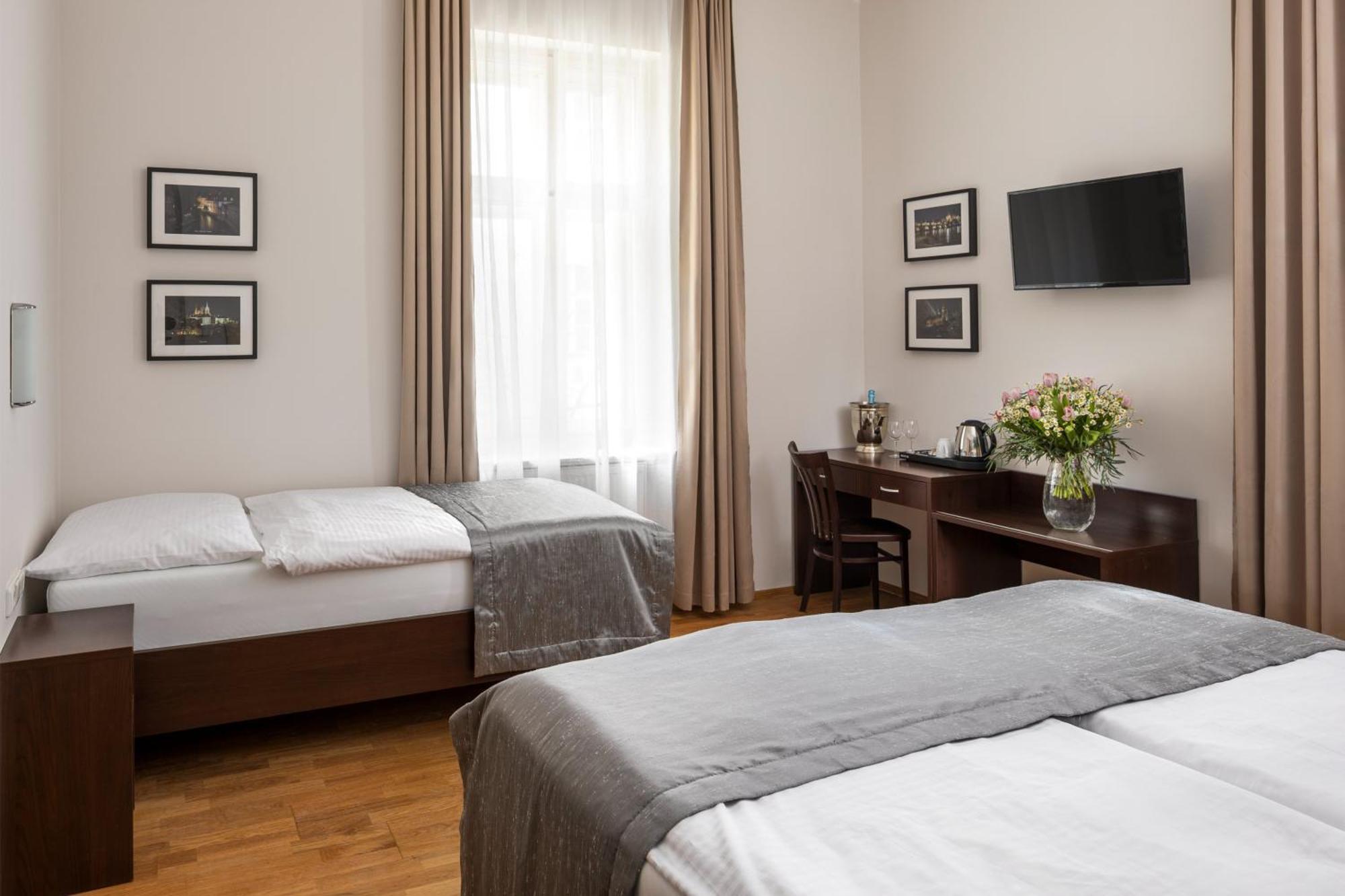 Hotel Unique Prága Kültér fotó