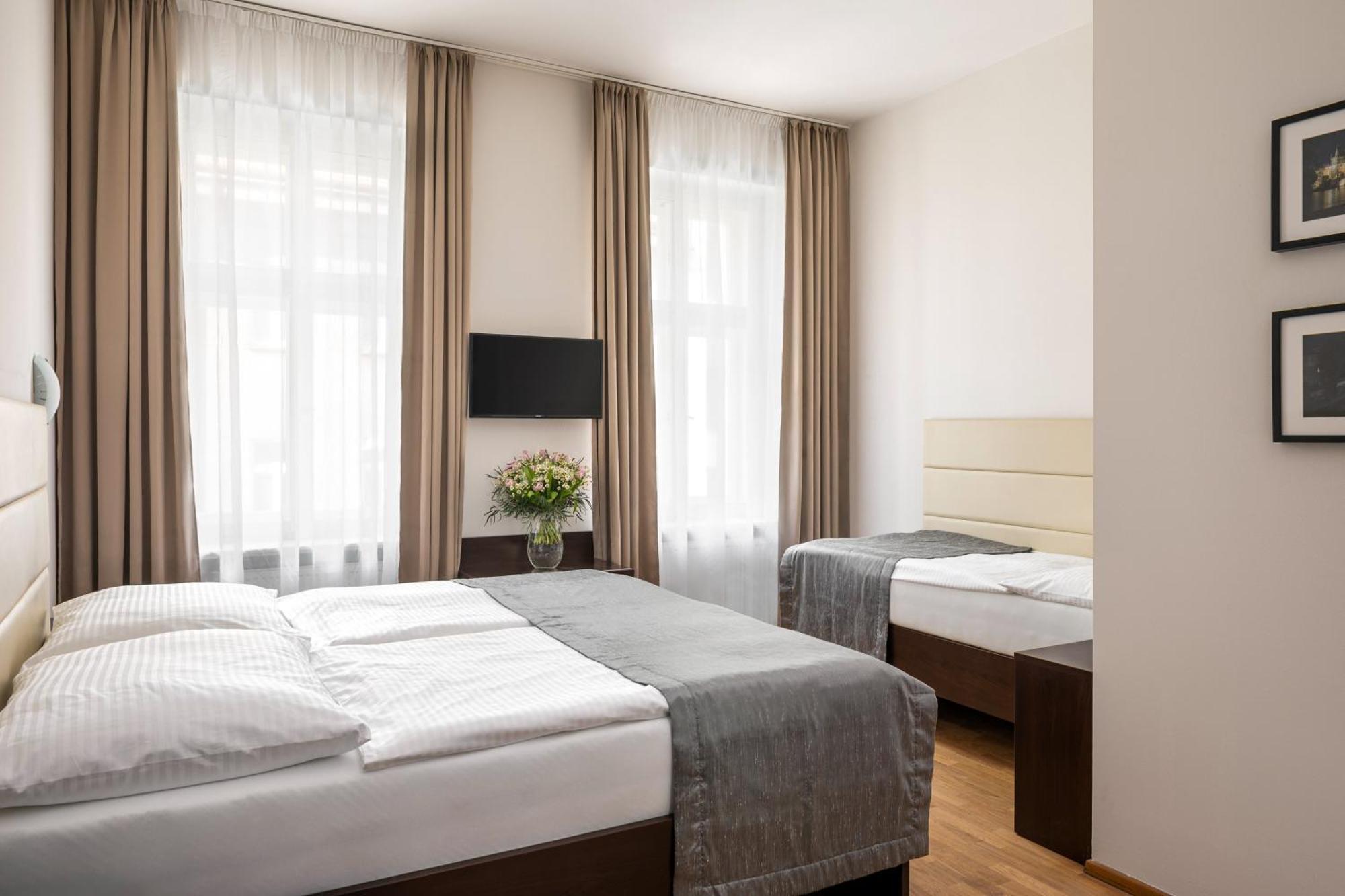 Hotel Unique Prága Kültér fotó