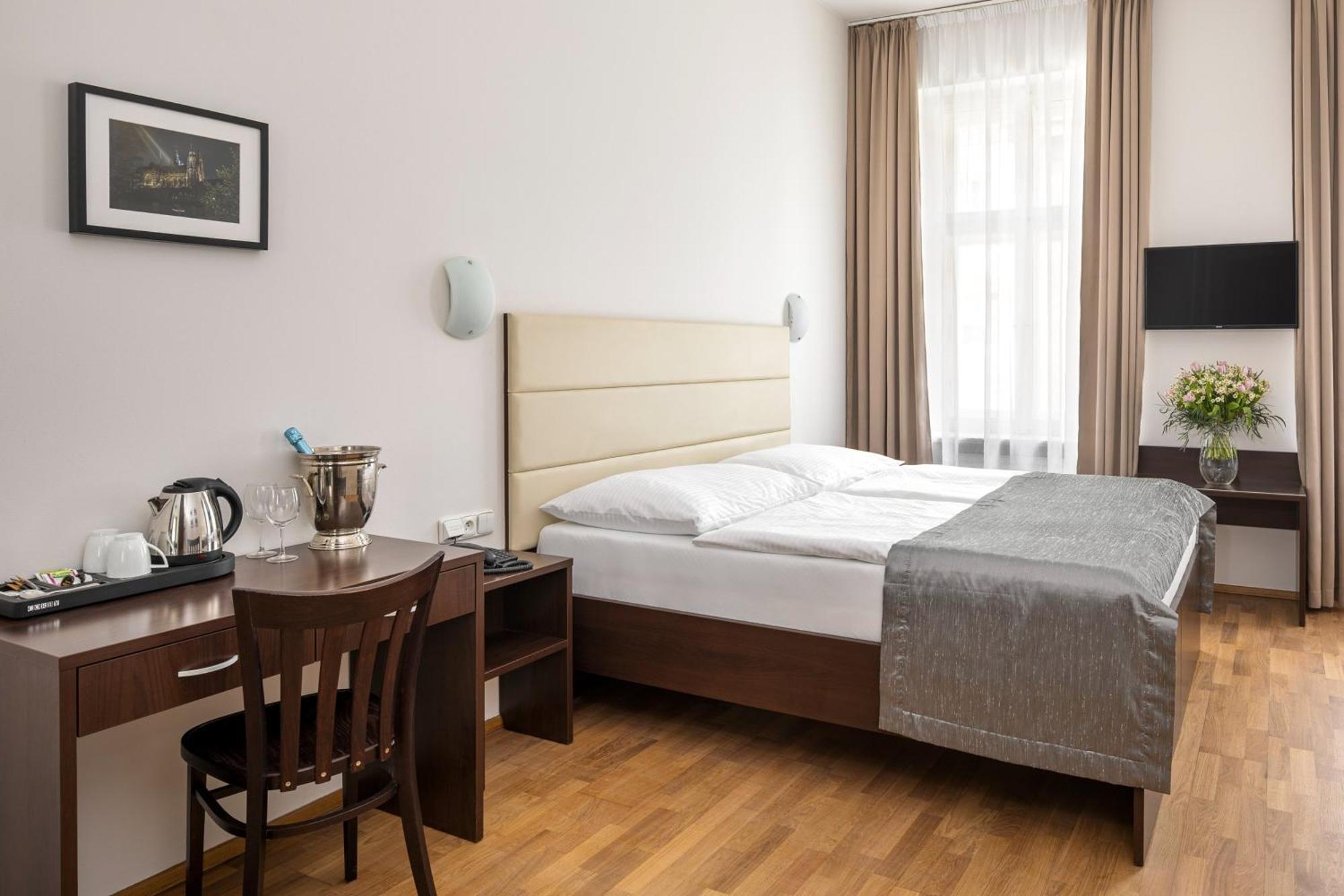 Hotel Unique Prága Kültér fotó
